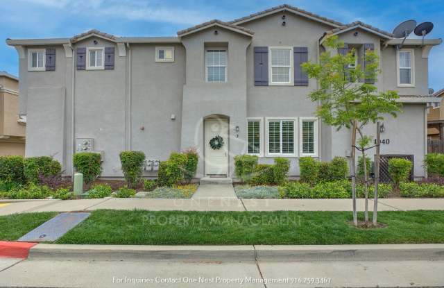 Upgraded Lincoln Crossing Oasis | Walking distance to MANY ammenities photos photos