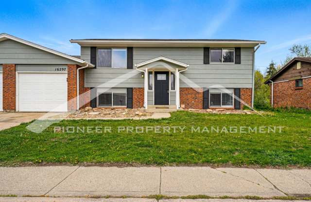 Spacious Duplex with Washer/Dryer and Central AC photos photos