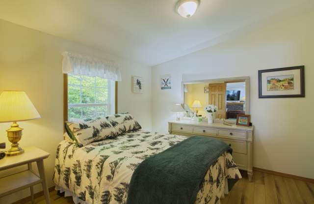 FURNISHED WINTER SEASONAL - Privacy in Campton NH - $2100/mo- available Dec 1! Gallery 4