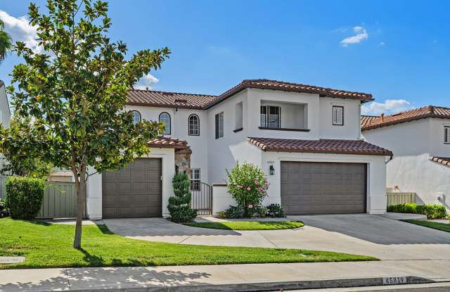 Rare 6 br/4ba home in Redhawk, Villa Avanti. 3 car garage 3,324 sqft, Golf Course Views, Dual Master Bedrooms. Gallery 1