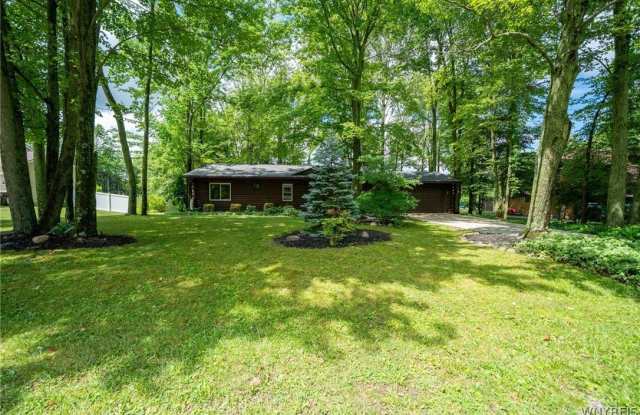 8376 Cobblestone Court Gallery 2