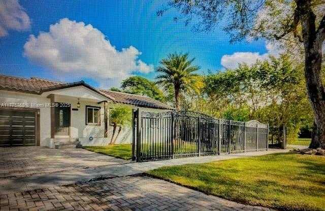 5735 SW 46th Ter photos photos