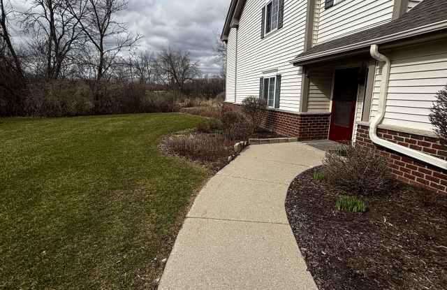 542 Pewaukee Rd photos photos