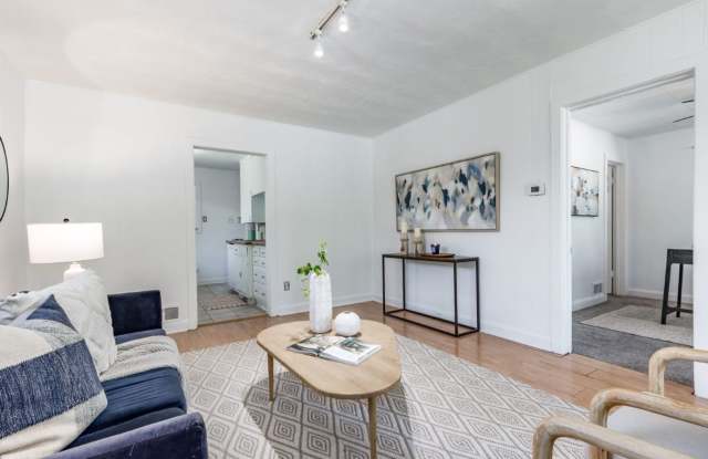 Quaint Updated Salt Lake Bungalow - great location! Gallery 3