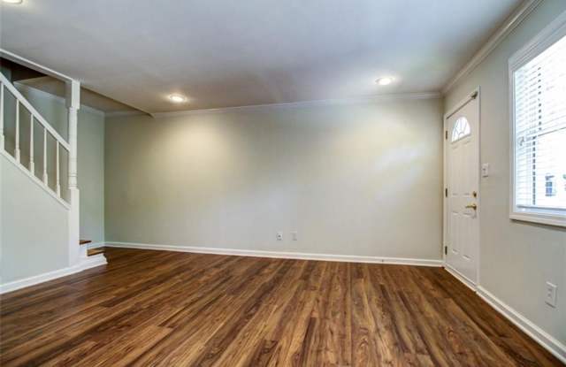 Decatur End-Unit Townhome Minutes from Emory & CDC Gallery 3