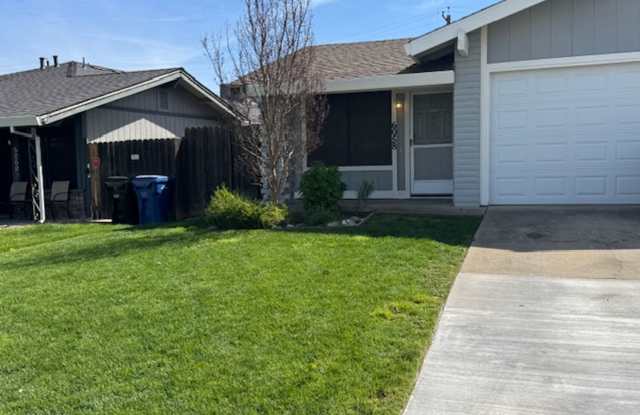 Nice and Clean 2 Bedroom 1 Bath Duplex in Orangevale photos photos