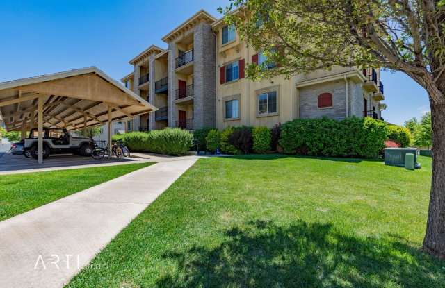 Available September 1 - Spacious 3 Bedroom Condo photos photos