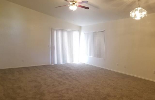 5791 W Freeway Lane Gallery 4