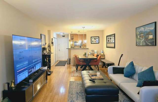 3175 Summit Square Dr - 3175 Summit Square Drive, Oakton, VA 22124