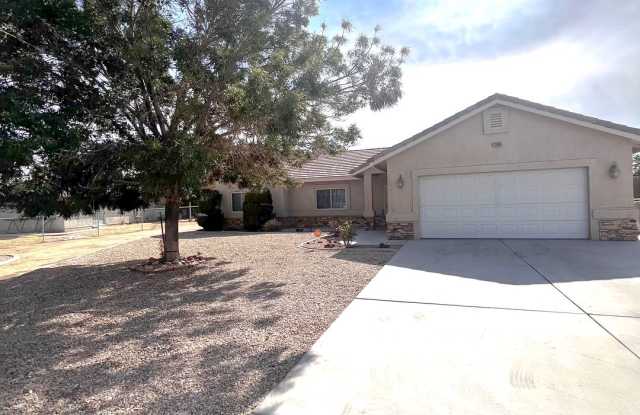 3 BEDROOM 2 BATH  HESPERIA HOME photos photos