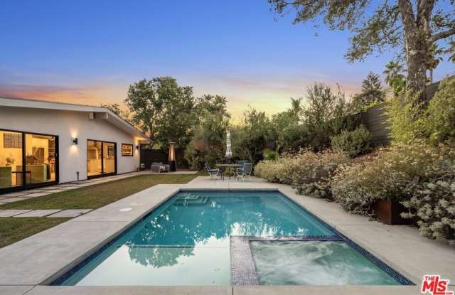 8400 Edwin Dr - 8400 Edwin Drive, Los Angeles, CA 90046