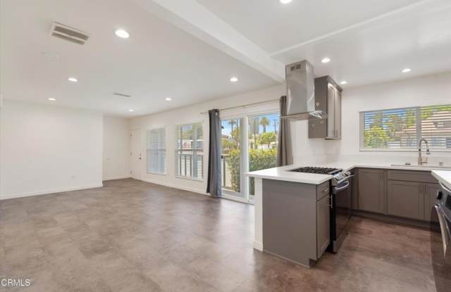 2664 S La Brea Avenue photos photos