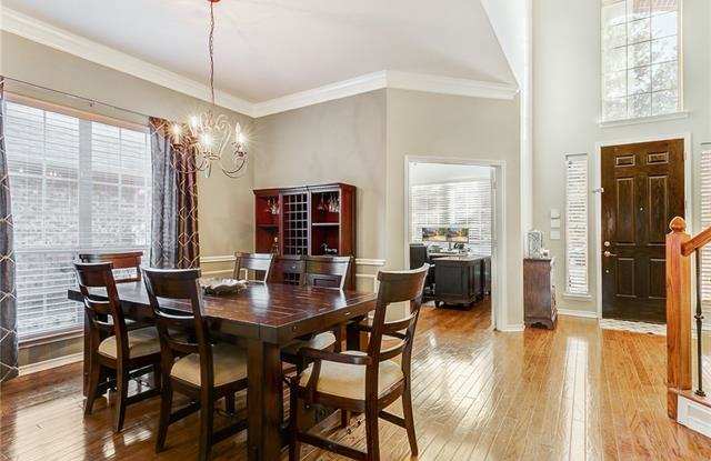 8404 Riverwalk Trail Gallery 4