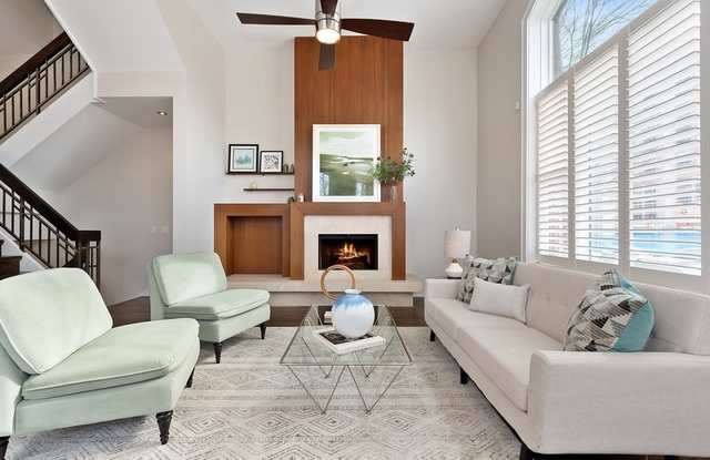 2233 North Geneva Terrace Gallery 3