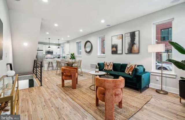 2612 TRENTON Avenue Gallery 1