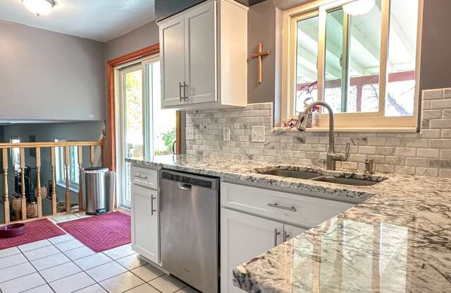 Updated Single-Family Home with Large Backyard in Littleton Gallery 4