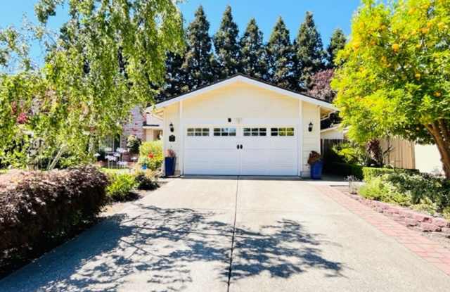 Gorgeous 3Bd/2BA + Den/Office or 4th Bedroom, Single-Story, Ranch Style Home in Castleton, SR- Available NOW! photos photos