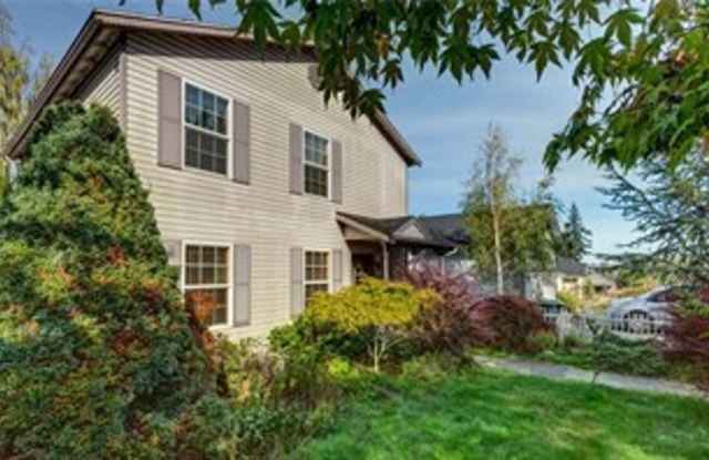 PRELEASING: 4 bdrm/1.5 bath house near WWU Park-N-Ride photos photos