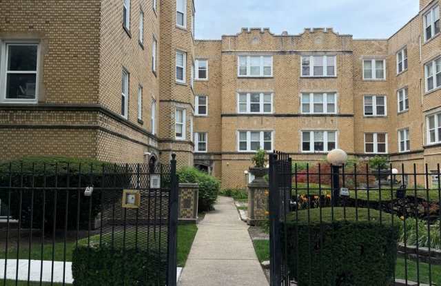 3 Bedroom 2 Bath Apartment in Rogers Park photos photos