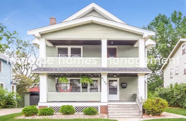 2153 Woodward Avenue Gallery 3