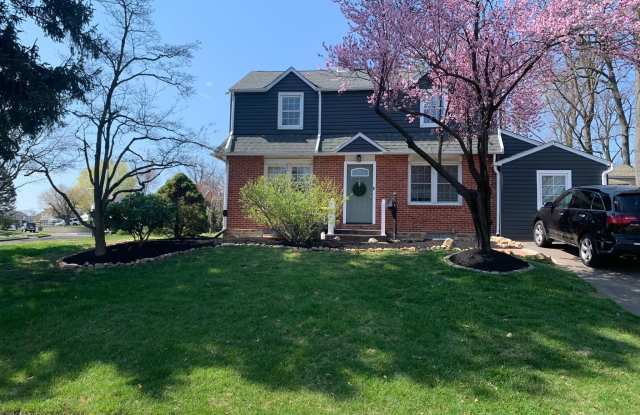550 SCHOOL HOUSE LANE photos photos