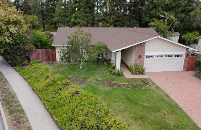 3 Bedroom, 2 Bathroom West Hills Home for Lease! photos photos