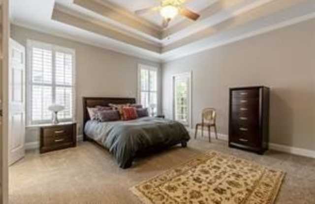 1635 Reserve Circle Gallery 4