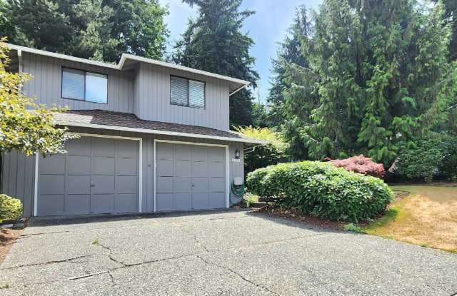 3 Bed/ 2.5 Bath in Everett Gallery 3
