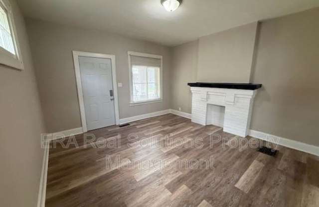 121 North Oakley Ave. Gallery 3