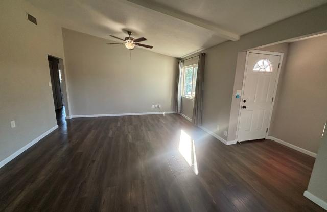 The Perfect Blend of Comfort, Style & Outdoor Living 3Bedroom & 2Bathroom Gallery 4