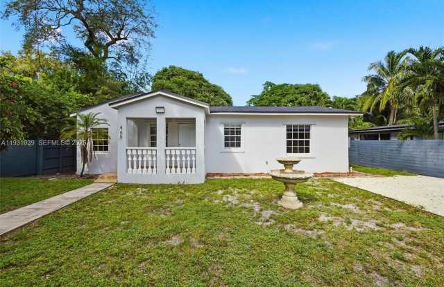 465 NE 165th St photos photos