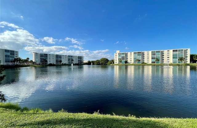 131 Southeast 3rd Avenue - 131 Southeast 3rd Avenue, Dania Beach, FL 33004