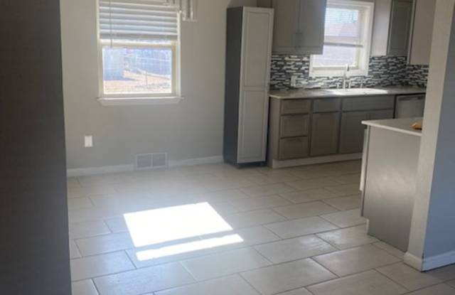 Beautiful Updated Home. Gallery 4