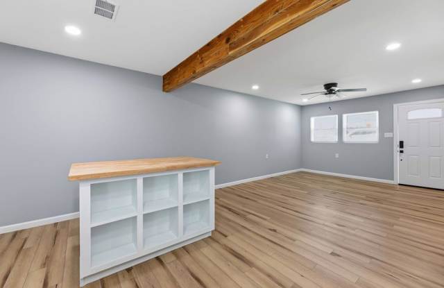 1501 18th Avenue - A Gallery 4