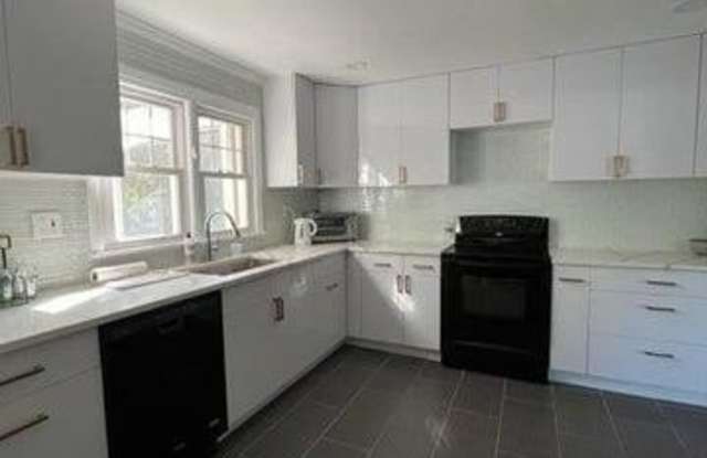 742 Myrtle Avenue Gallery 2
