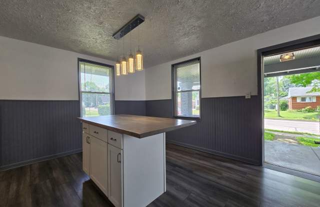 Move-In Ready Kettering Home Gallery 4