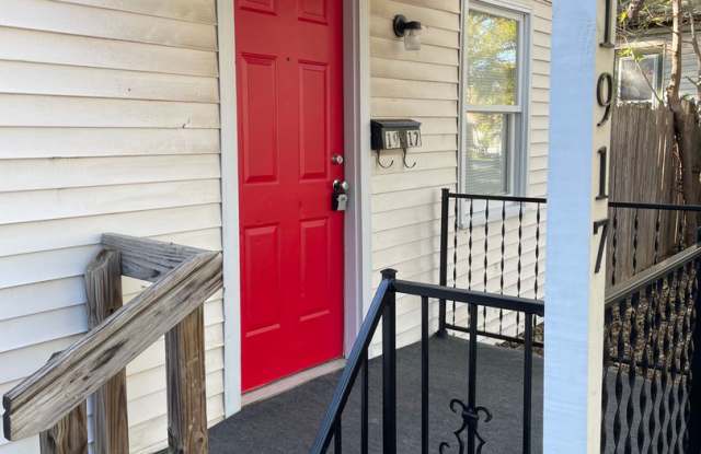 Charming Cozy Riverside Home Gallery 1