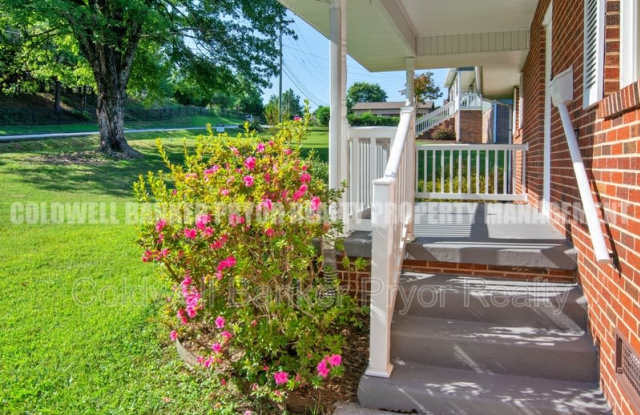 1225 Panorama Drive Gallery 3