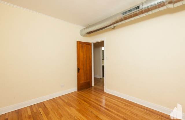 5849 North Maplewood Avenue Gallery 3