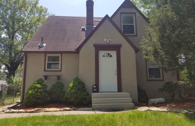 604 Orange Ave E - 604 Orange Avenue East, St. Paul, MN 55130