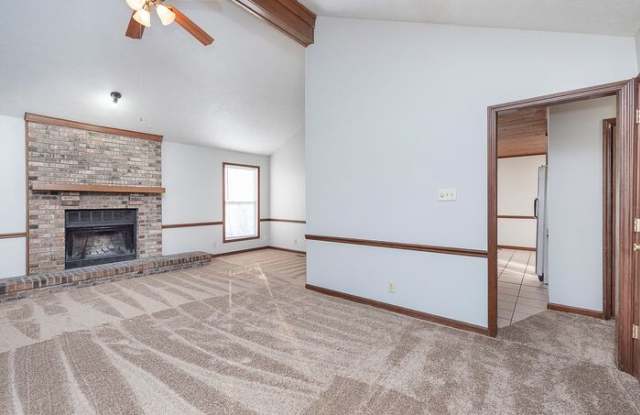 11961 Fairway Circle North Drive Gallery 4