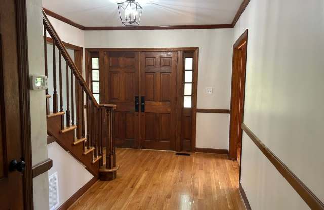 511 S. Wilkinson Drive Gallery 3