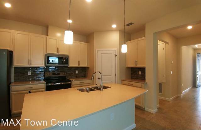 1848 Black Maple Place Gallery 4