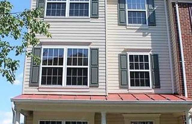 8313 SANDERLING WAY - 8313 Sanderling Way, Laurel Hill, VA 22079