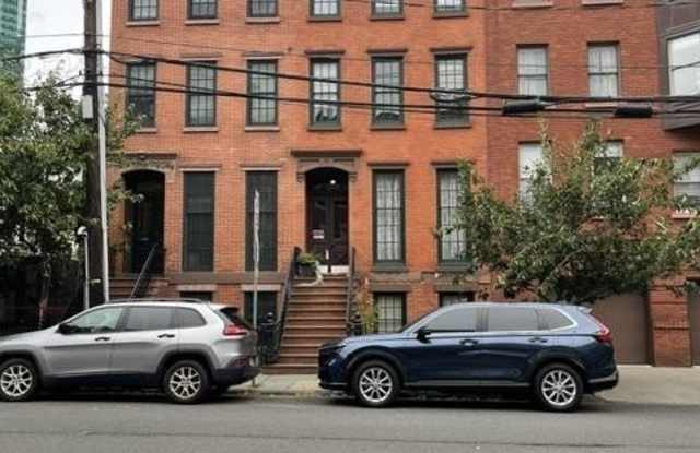192 WASHINGTON ST Gallery 3
