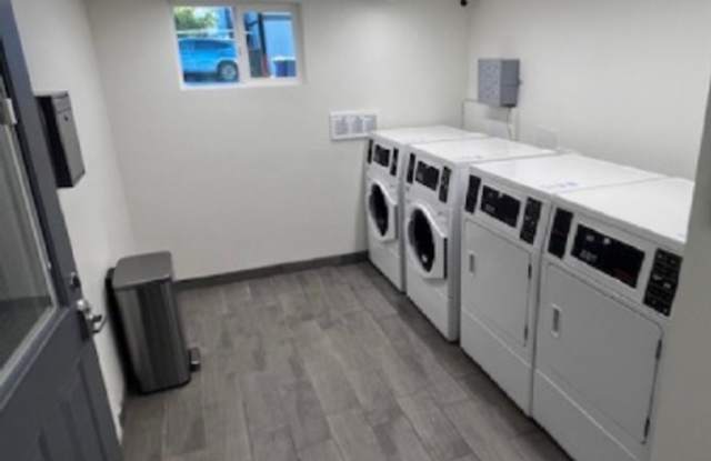 Spacious Studio, Centrally located, exclusive sun-belt area of Monterey Gallery 3
