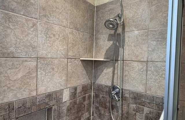2921 Longmeadow Gallery 4