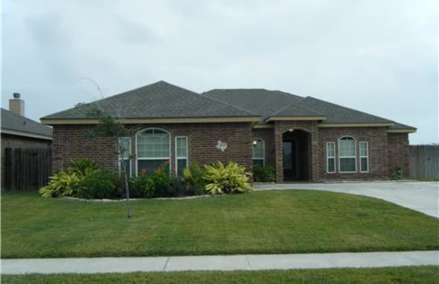 215 Palmer Dr - 215 Palmer Drive, Portland, TX 78374