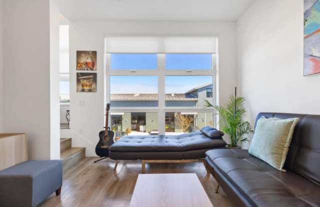 202 Panetta Ave Unit 1 Gallery 2