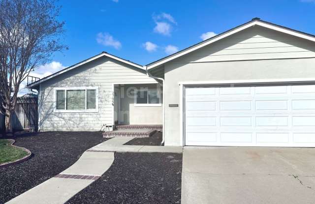 Charming 3 Bed, 2 Bath, 1,266 Sqft Concord House Available NOW For Lease! photos photos